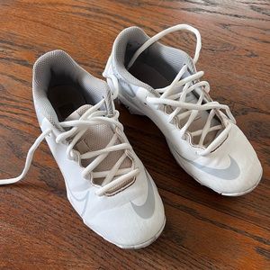 Cleats / softball / girls size 2Y